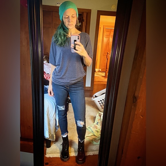 A WIDE VARIETY OF STYLES & SIZES FOR THE WHOLE FAMILY~BARGAINS EVERYWHERE! - Picture 3 of 15